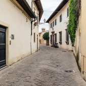 Экскурсия по Флоренции – Ольтрарно, старинные особняки где и поныне живёт флорентийская знать.