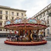 Экскурсия с частным гидом – Флоренция, площадь Республики и французская карусель.