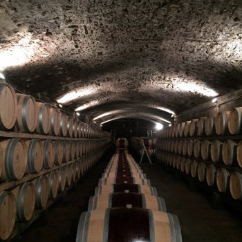 Кьянти подземный коридор для выдержки вина.
