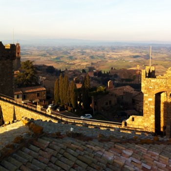 Крепостные стены, аллеи часовых и башни Монтальчино, Тоскана, экскурсия.