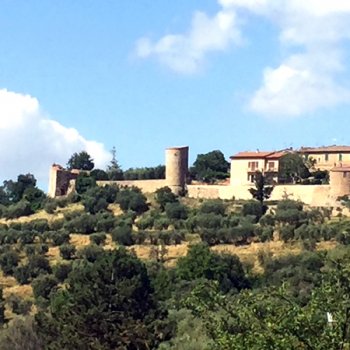 Крепостные стены и дозорные башни Монтепульчано, Тоскана, экскурсия.