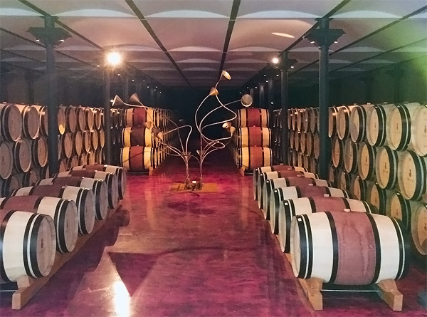 Орнелайа винный тур на винодельню Тосканы с частным гидом сомелье.